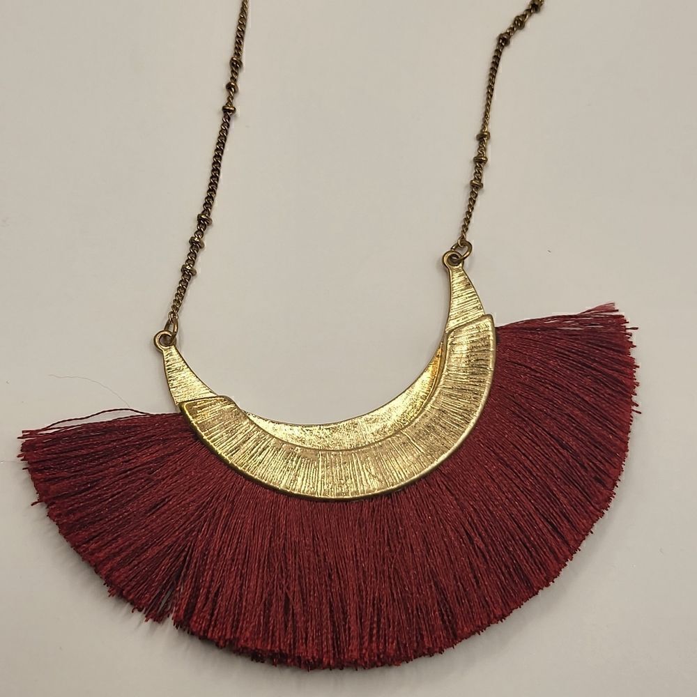 Maroon Fring Necklace   - Picture 3 of 3